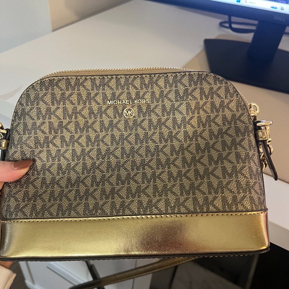 Michael Kors Small Jet Set Charm Dome Crossbody Bag Gold Logo Leather